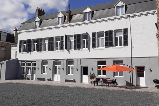 Les Appartements Fenelon Le Cateau-Cambresis Exterior photo